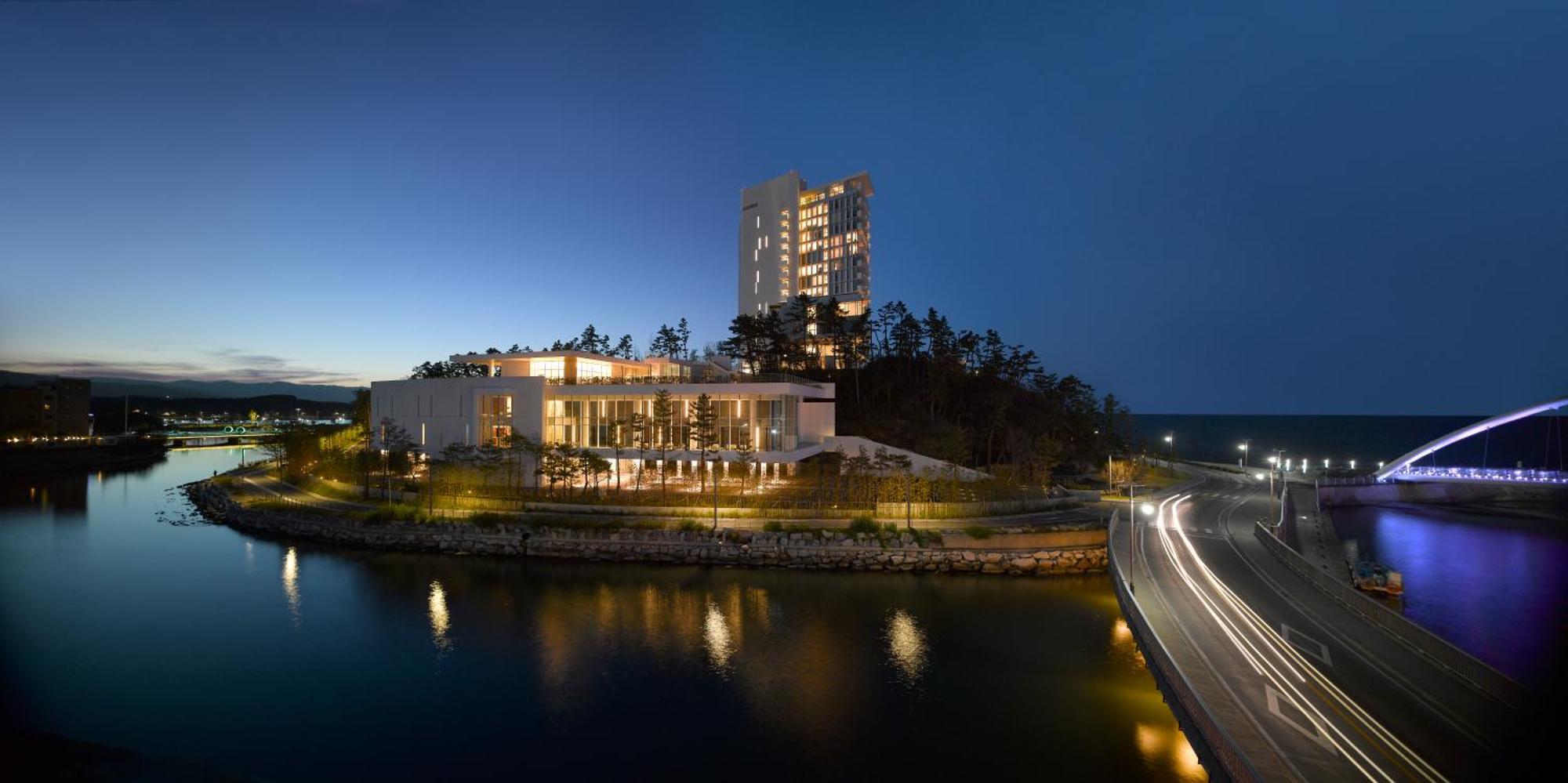 Seamarq Hotel 江陵市 エクステリア 写真
