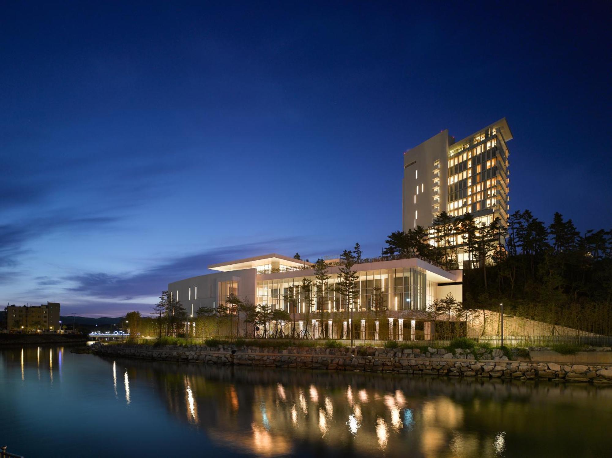 Seamarq Hotel 江陵市 エクステリア 写真